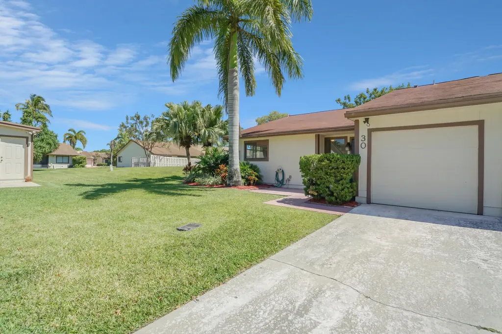 30 Kensington Lane Boynton Beach FL 33426