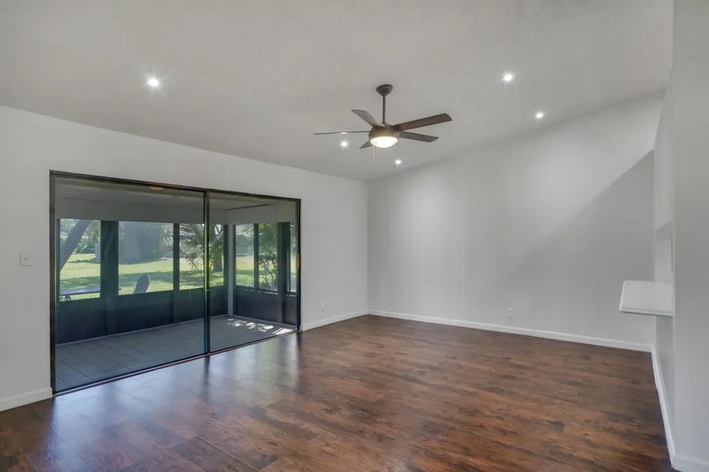 30 Kensington Lane Boynton Beach FL 33426