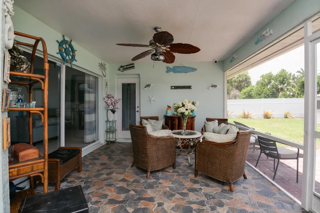 591 SE Chapman Avenue Port St Lucie FL 34984