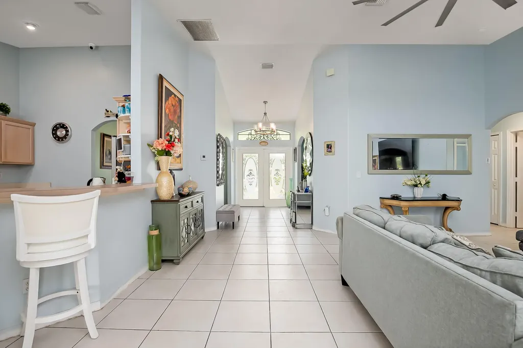 591 SE Chapman Avenue Port St Lucie FL 34984