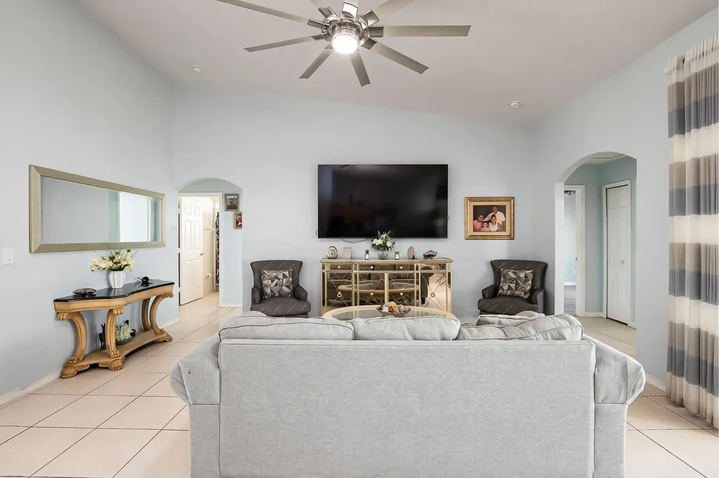 591 SE Chapman Avenue Port St Lucie FL 34984