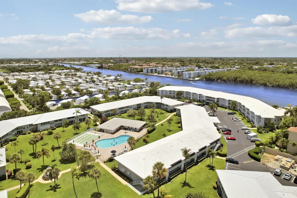 5540 N Ocean Boulevard Ocean Ridge FL 33435