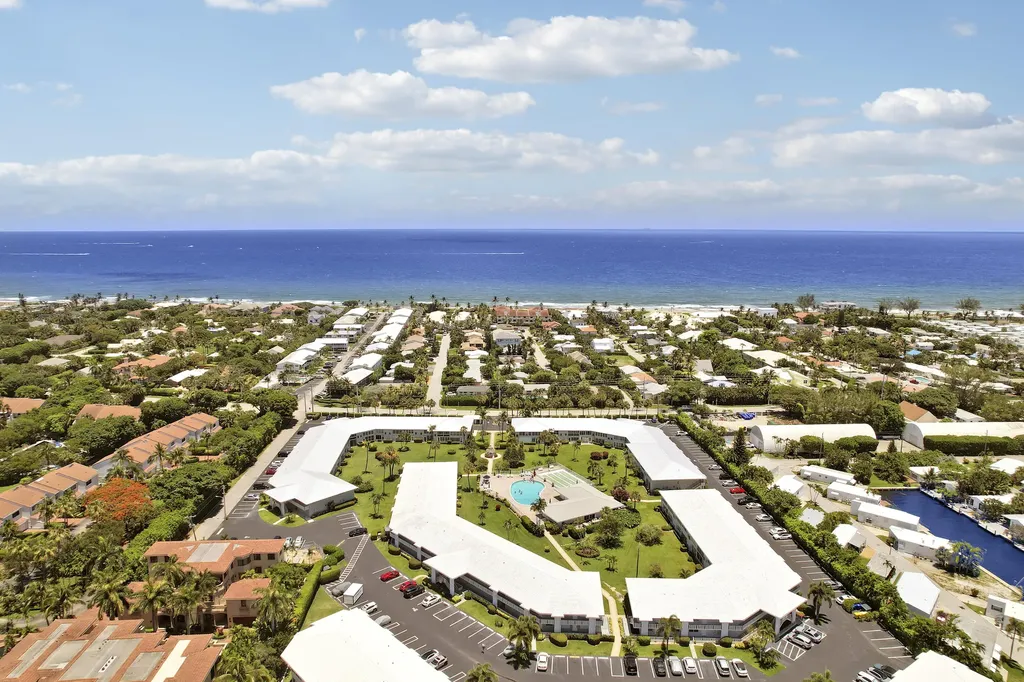 5540 N Ocean Boulevard Ocean Ridge FL 33435