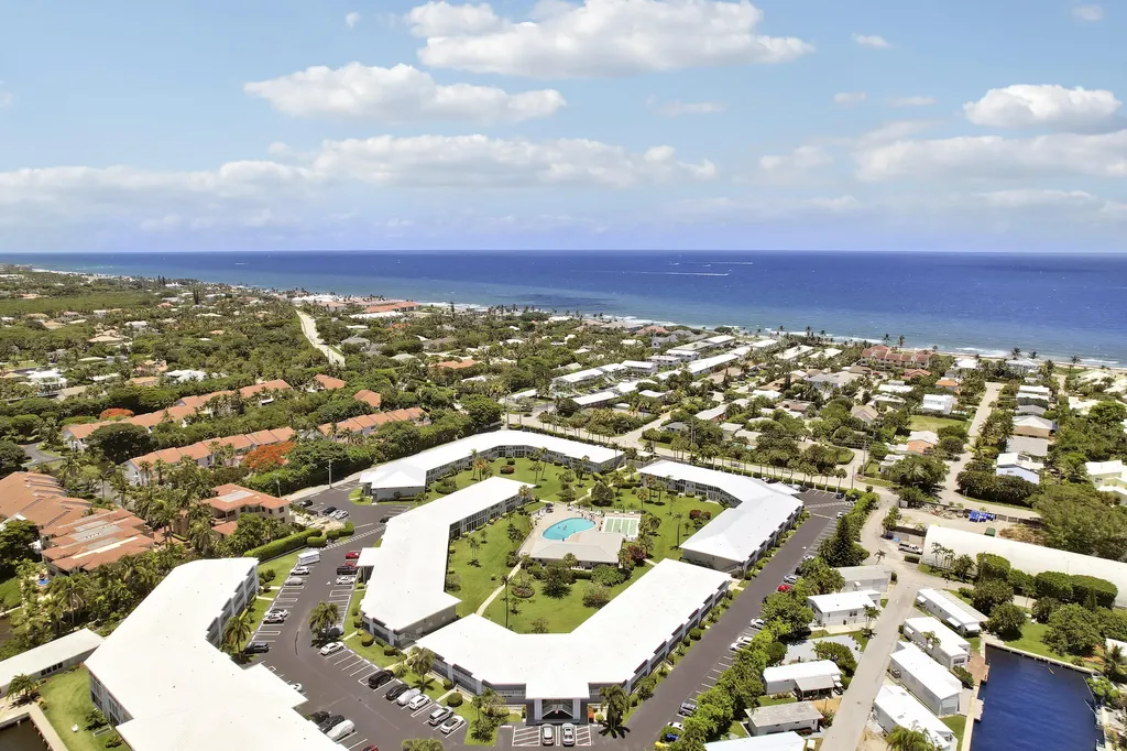 5540 N Ocean Boulevard Ocean Ridge FL 33435