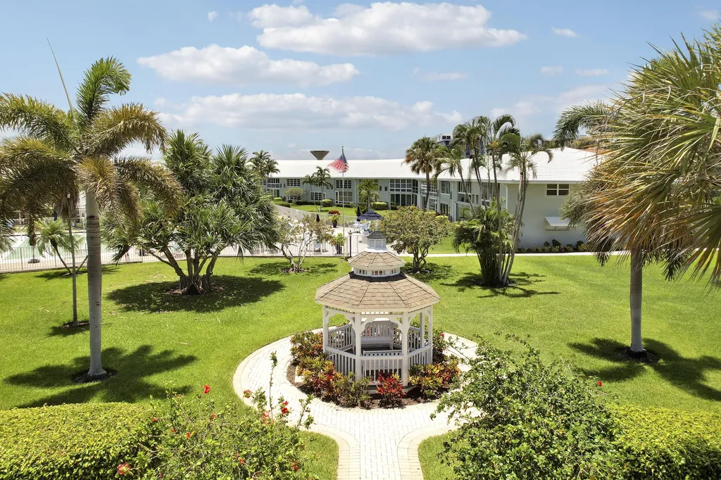 5540 N Ocean Boulevard Ocean Ridge FL 33435