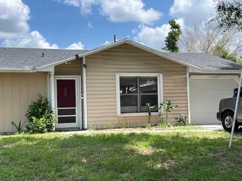 1165 SW Goodman Avenue Port St Lucie FL 34953