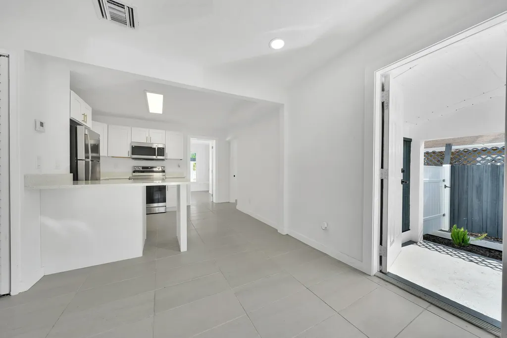 1108 NE 16th Street Fort Lauderdale FL 33304