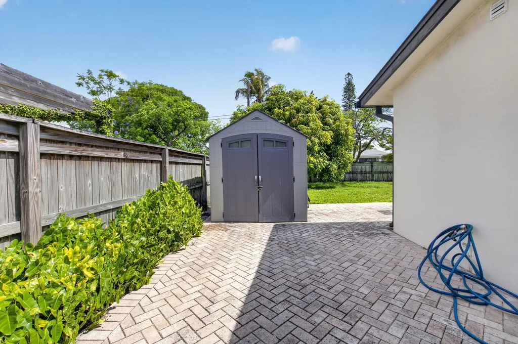 115 NW 7th Street Boca Raton FL 33432
