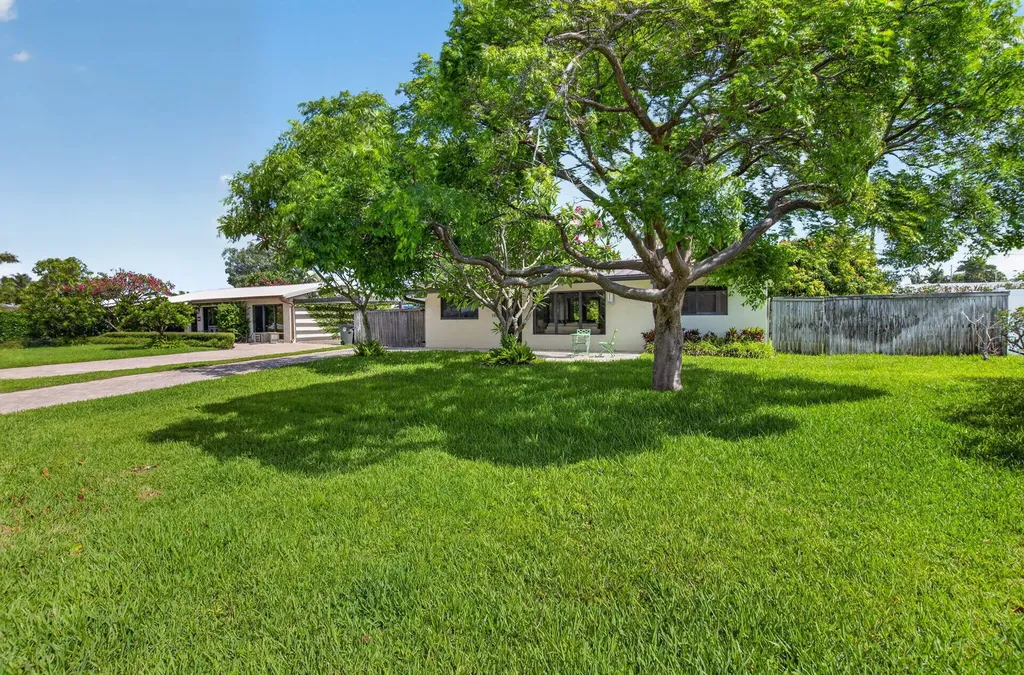115 NW 7th Street Boca Raton FL 33432