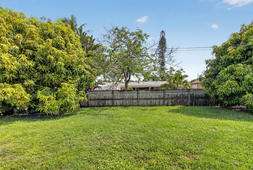 115 NW 7th Street Boca Raton FL 33432
