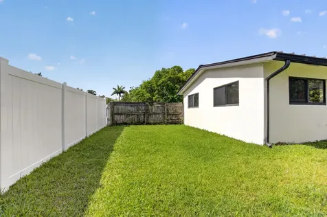 115 NW 7th Street Boca Raton FL 33432