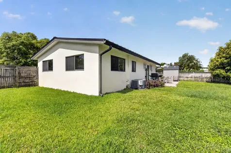 115 NW 7th Street Boca Raton FL 33432