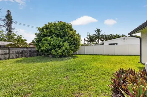 115 NW 7th Street Boca Raton FL 33432