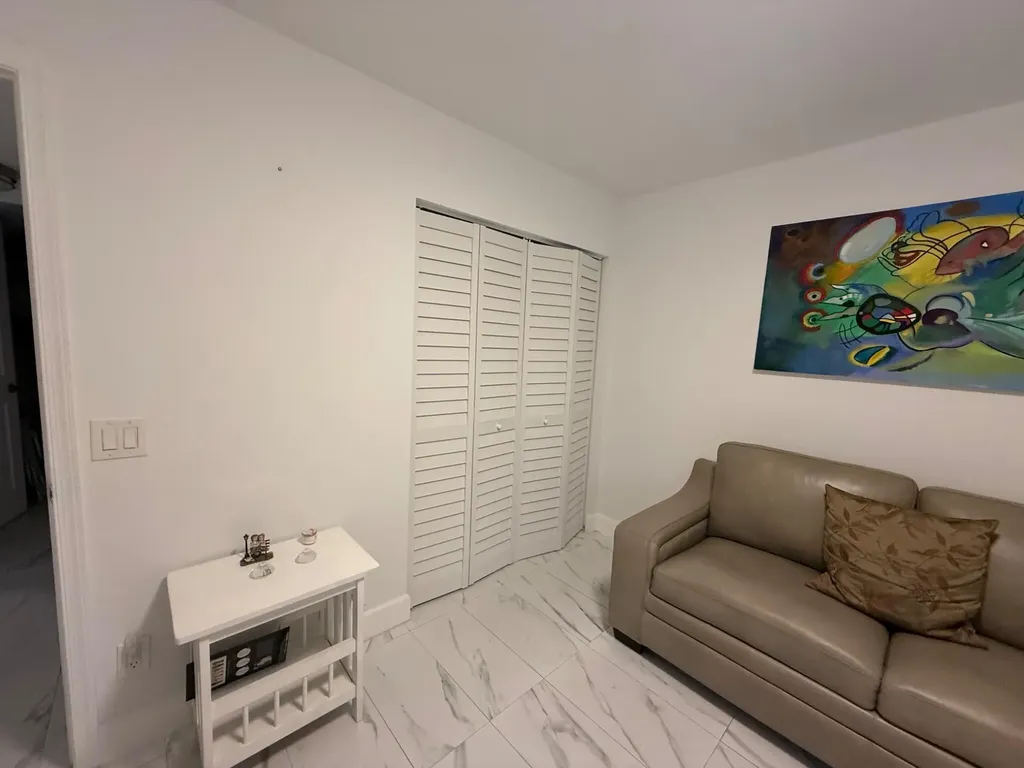 10422 NW 24th Place Sunrise FL 33322