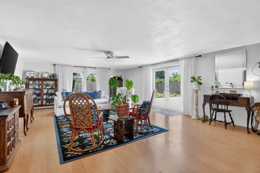 807 SW 3rd Street Boca Raton FL 33486