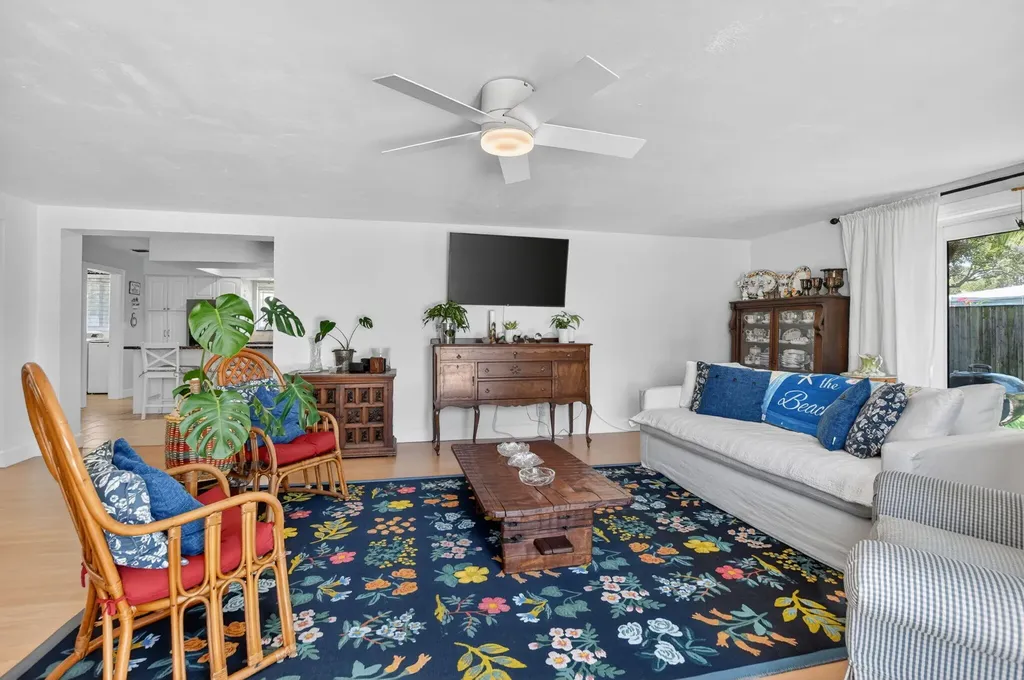 807 SW 3rd Street Boca Raton FL 33486