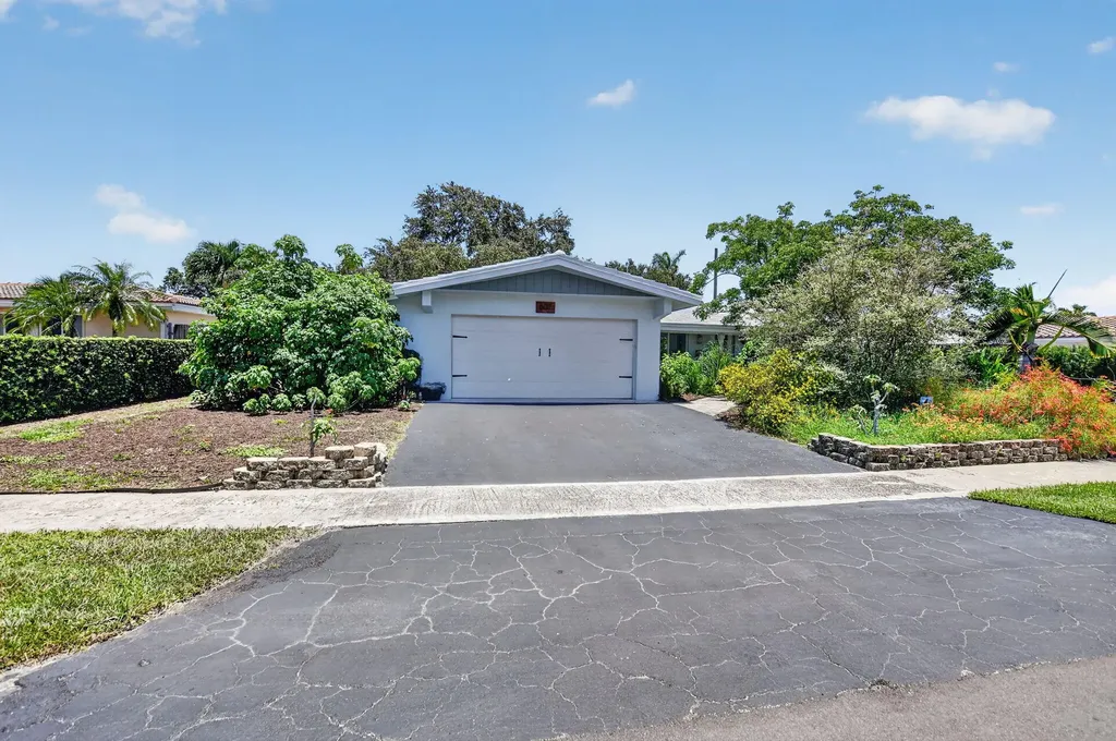 807 SW 3rd Street Boca Raton FL 33486
