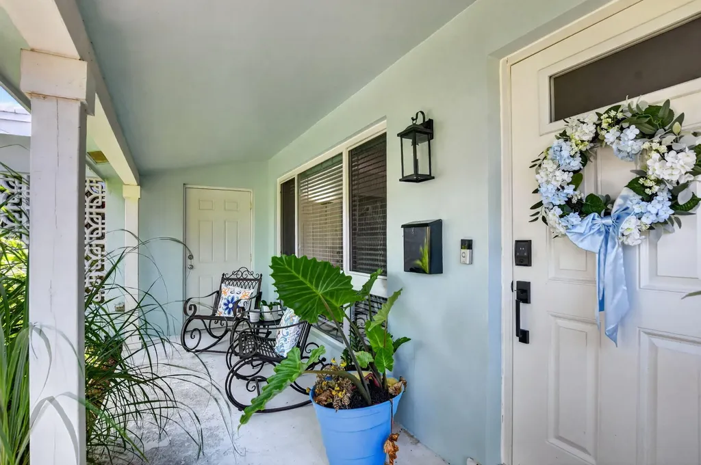 807 SW 3rd Street Boca Raton FL 33486