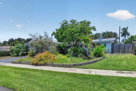 807 SW 3rd Street Boca Raton FL 33486