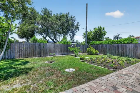 807 SW 3rd Street Boca Raton FL 33486