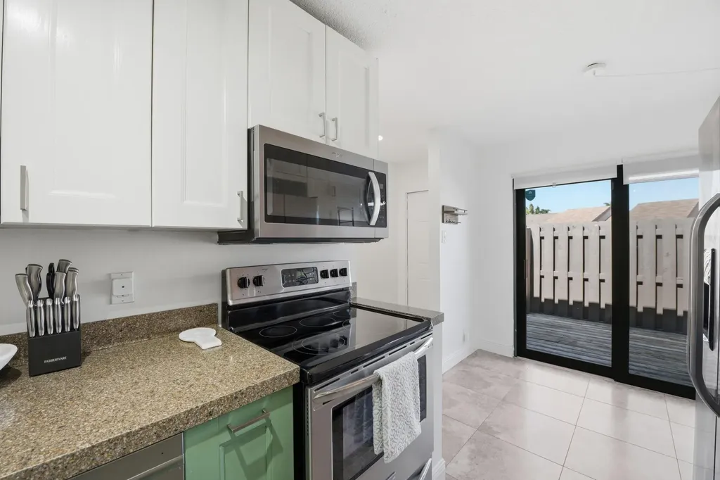 2075 SW 82nd Avenue Davie FL 33324