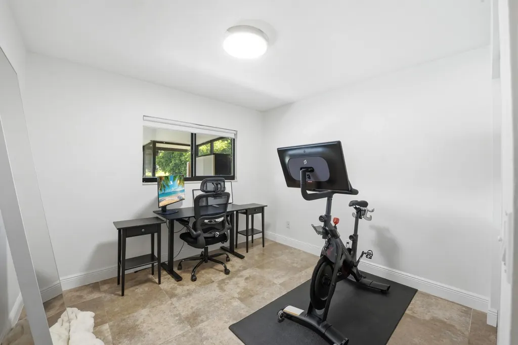2075 SW 82nd Avenue Davie FL 33324