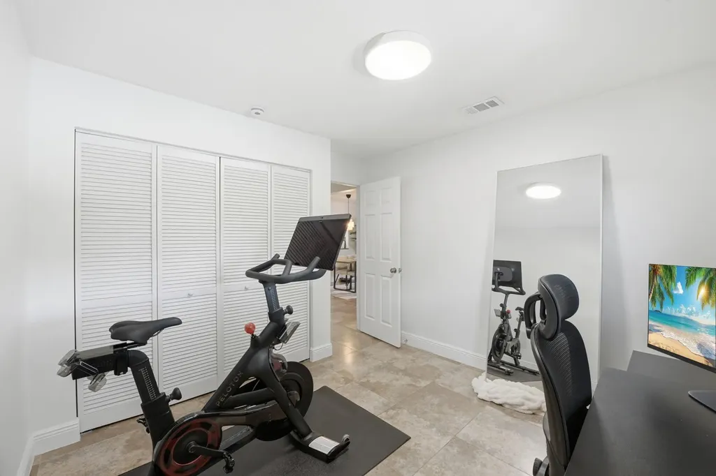 2075 SW 82nd Avenue Davie FL 33324