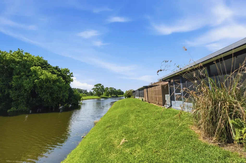 2075 SW 82nd Avenue Davie FL 33324