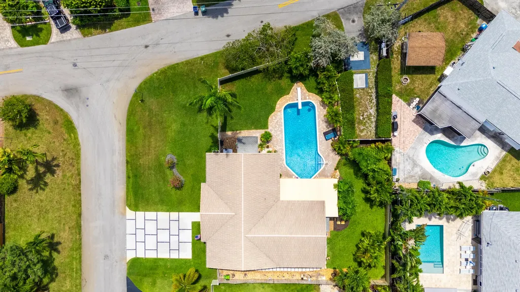 1420 NE 42nd Court Oakland Park FL 33334
