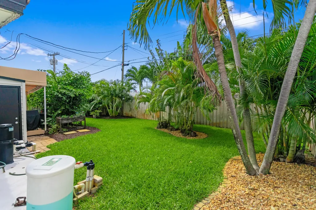 1420 NE 42nd Court Oakland Park FL 33334