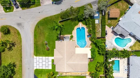 1420 NE 42nd Court Oakland Park FL 33334