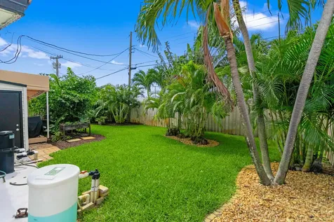 1420 NE 42nd Court Oakland Park FL 33334