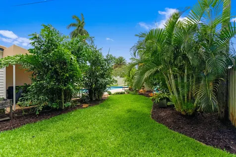 1420 NE 42nd Court Oakland Park FL 33334