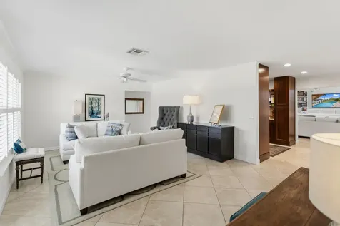 1420 NE 42nd Court Oakland Park FL 33334
