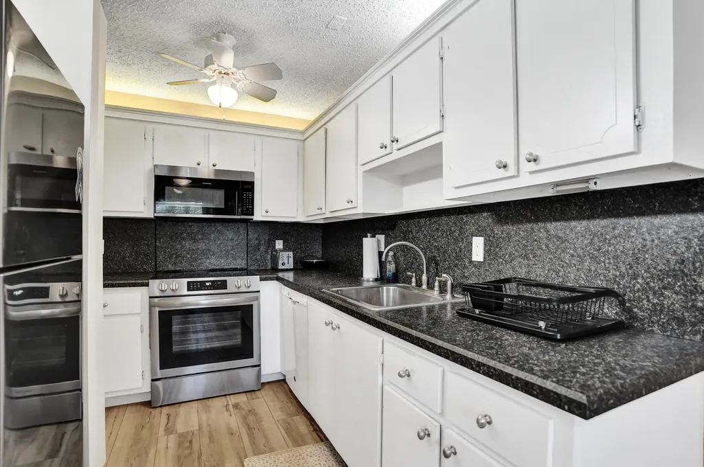 1050 Citrus Way Delray Beach FL 33445
