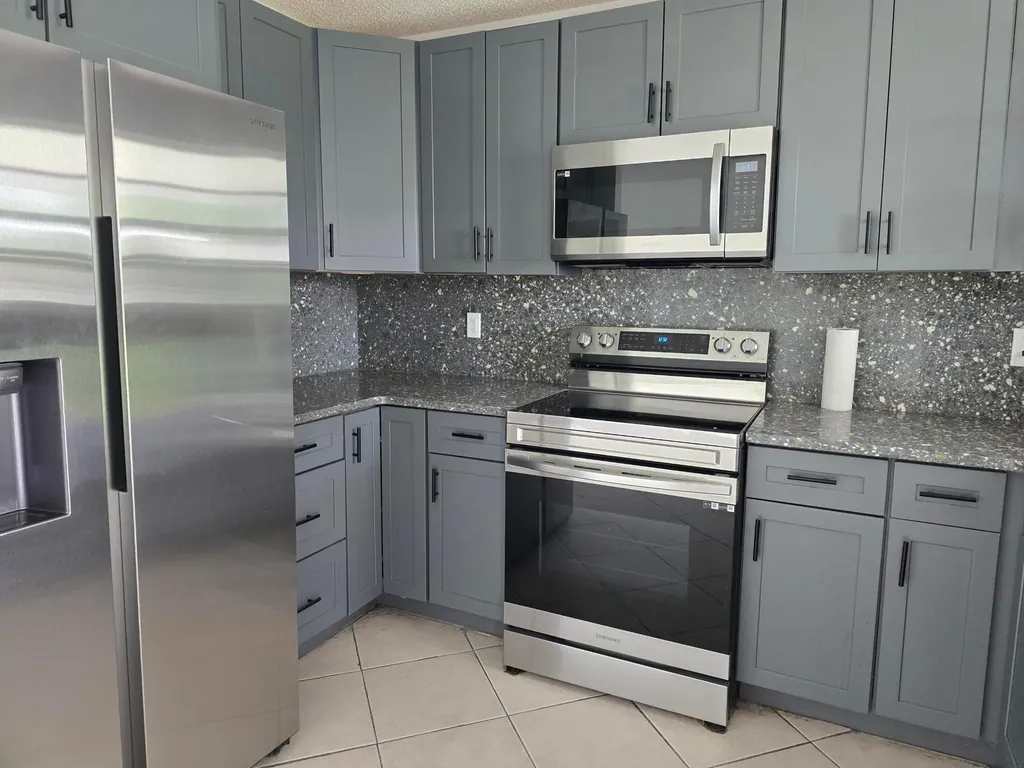 582 NW Sherbrooke Avenue Port St Lucie FL 34983