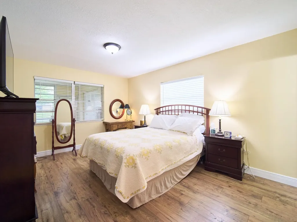 175 Lake Susan Lane West Palm Beach FL 33411