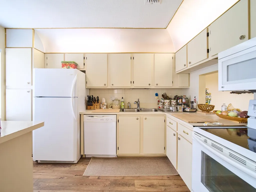 175 Lake Susan Lane West Palm Beach FL 33411