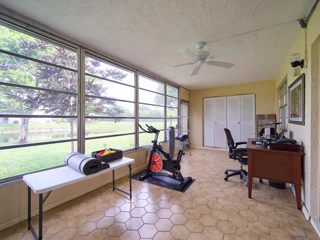 175 Lake Susan Lane West Palm Beach FL 33411