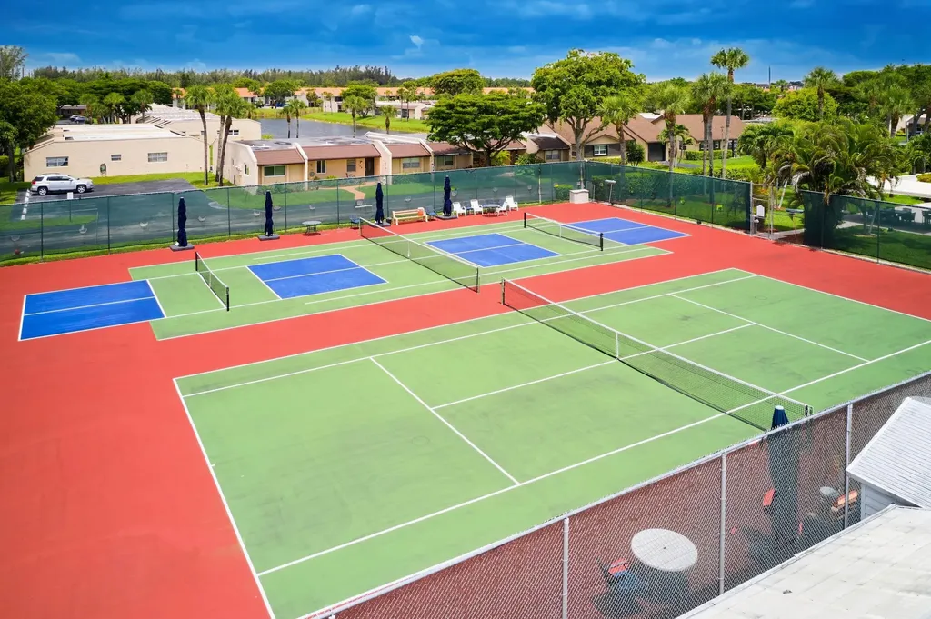 175 Lake Susan Lane West Palm Beach FL 33411