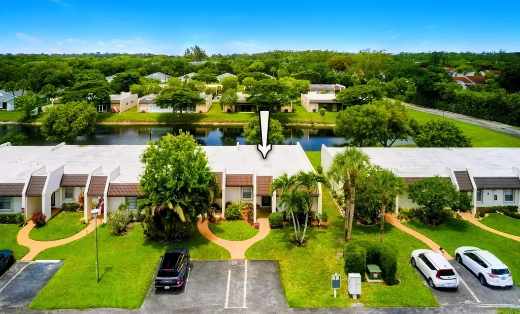 175 Lake Susan Lane West Palm Beach FL 33411