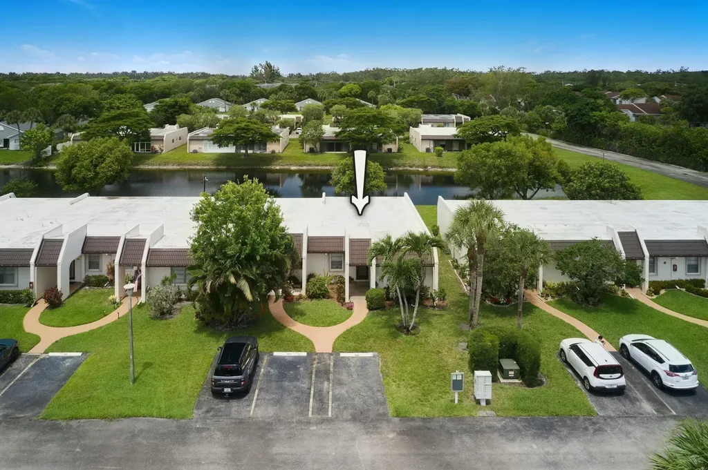 175 Lake Susan Lane West Palm Beach FL 33411