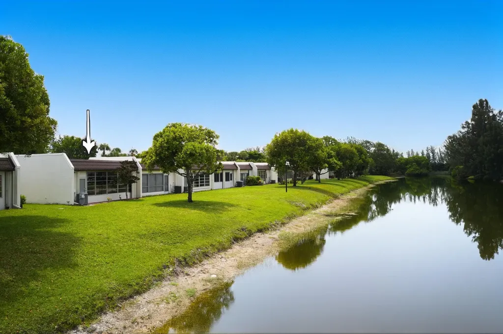175 Lake Susan Lane West Palm Beach FL 33411
