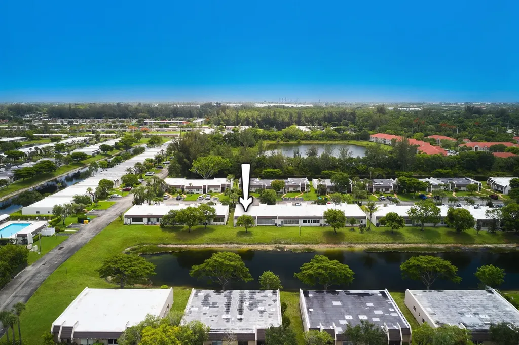 175 Lake Susan Lane West Palm Beach FL 33411