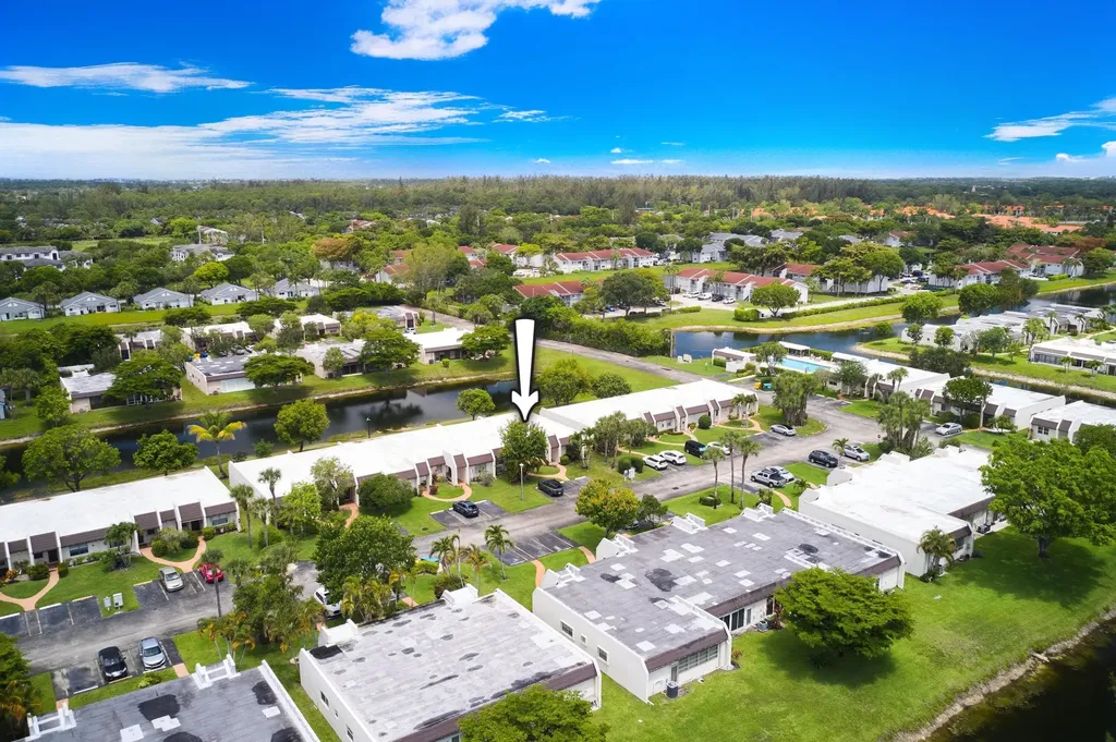 175 Lake Susan Lane West Palm Beach FL 33411