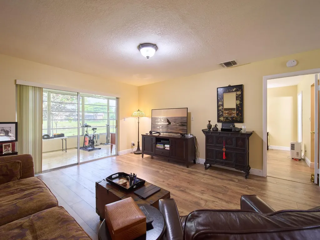 175 Lake Susan Lane West Palm Beach FL 33411