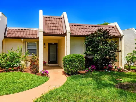 175 Lake Susan Lane West Palm Beach FL 33411