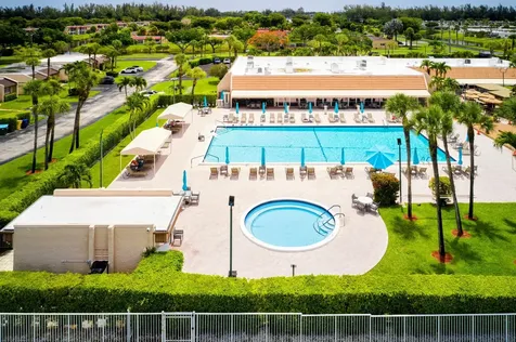 175 Lake Susan Lane West Palm Beach FL 33411