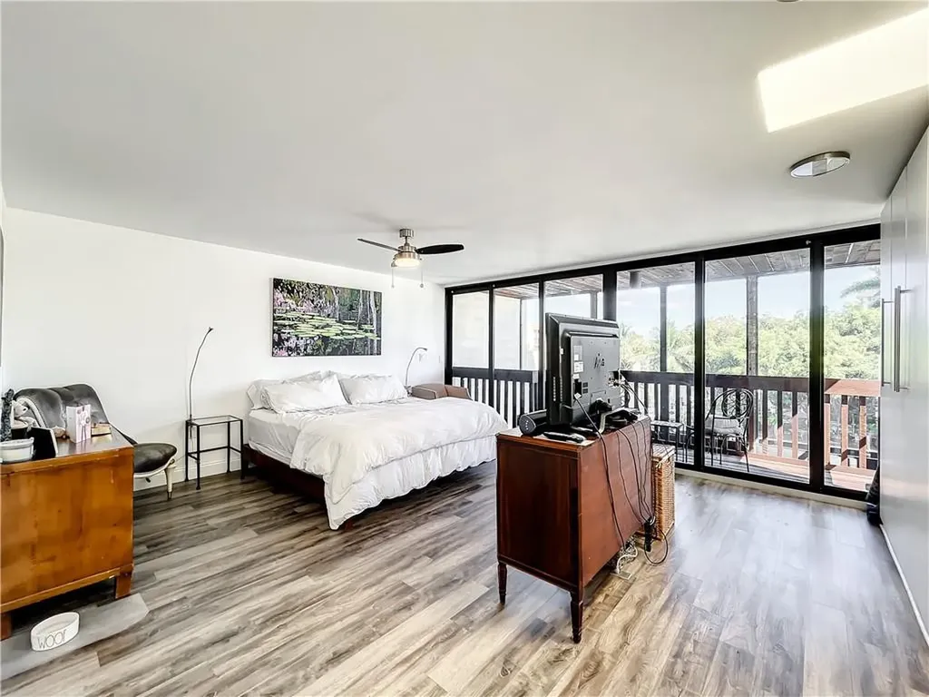 1100 SE 5th Court Pompano Beach FL 33060