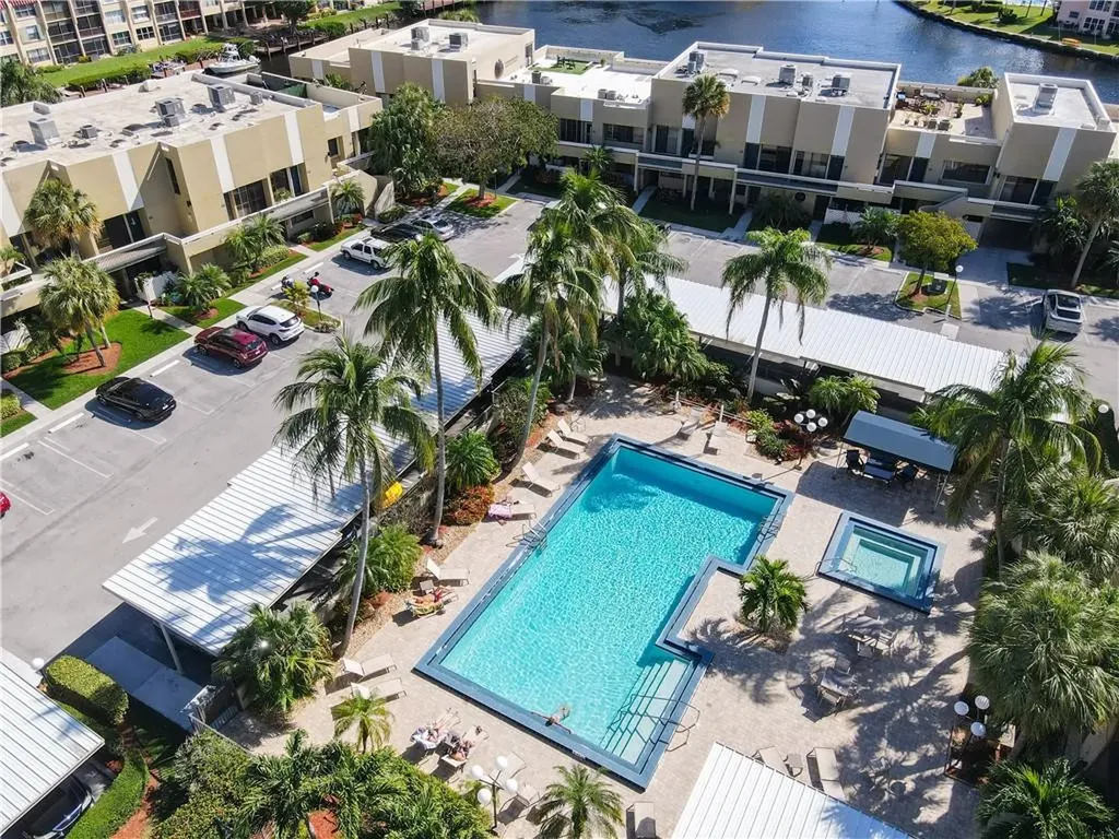 1100 SE 5th Court Pompano Beach FL 33060